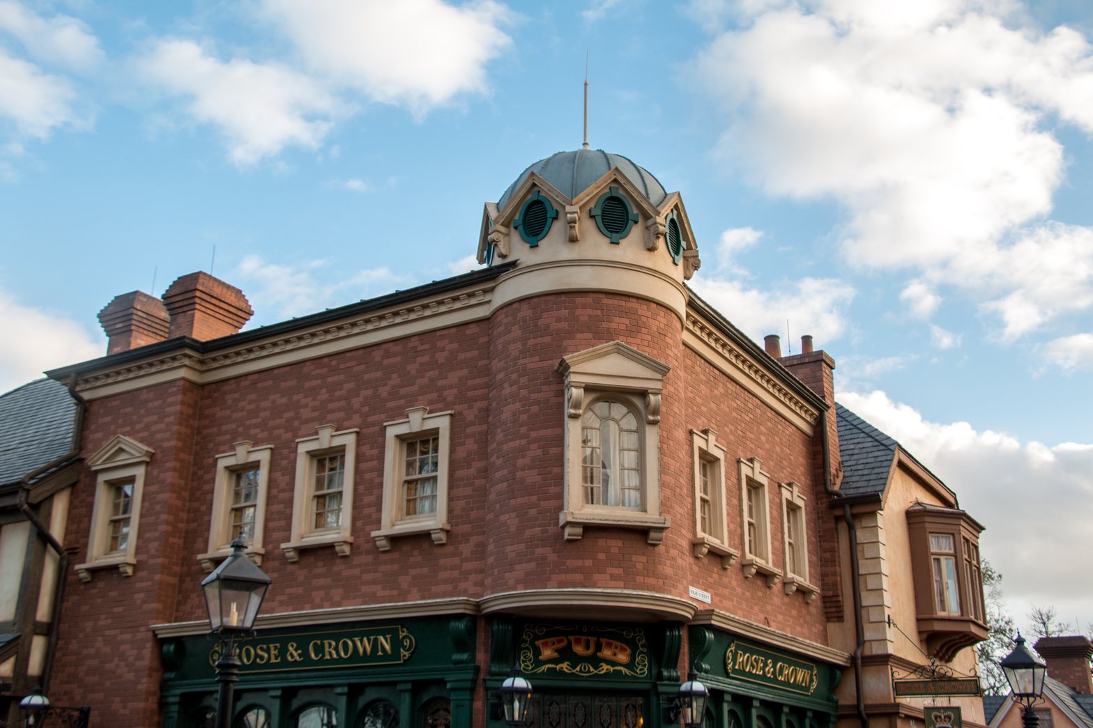 Rose & Crown Fireworks Dining Package